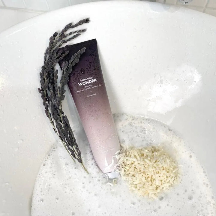 Haruharu Wonder Black Rice Moisture 5.5 Soft Cleansing Gel