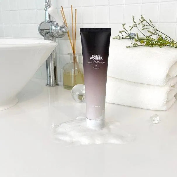 Haruharu Wonder Black Rice Moisture 5.5 Soft Cleansing Gel
