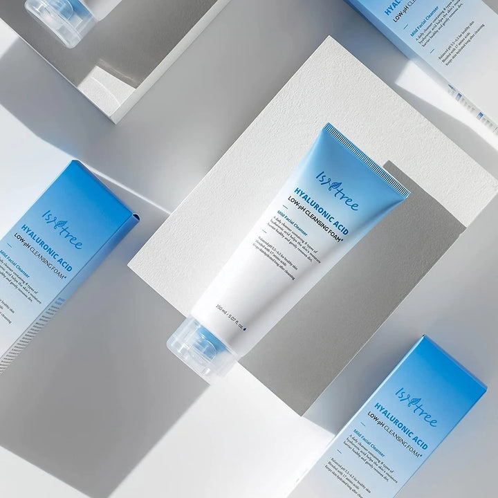 Isntree Hyaluronic Acid Low pH Cleansing Foam