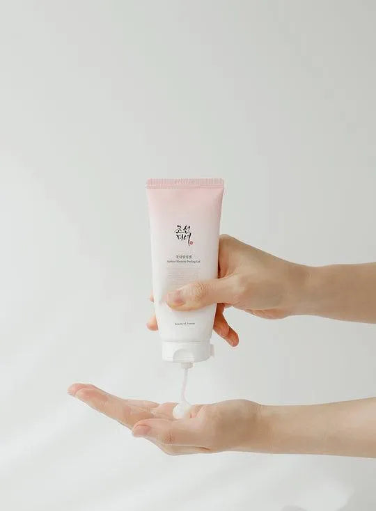 Beauty of Joseon Apricot Blossom Peeling Gel tube dispensed onto hand, Korean skincare Nederland